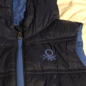 like new Benetton Luxe super cozy puffer vest Navy Sz 3-4y